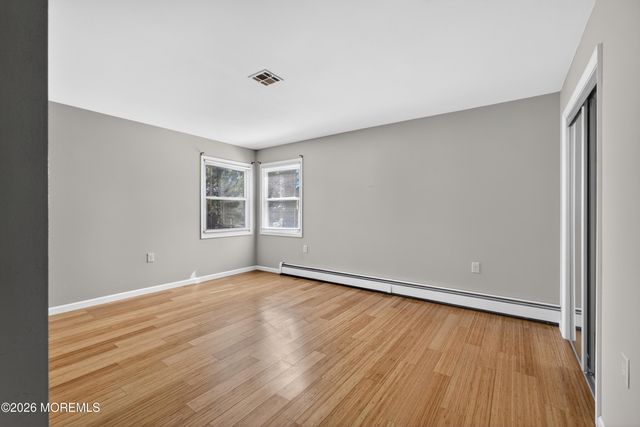 6 Olstins Court, Toms River, NJ 08757