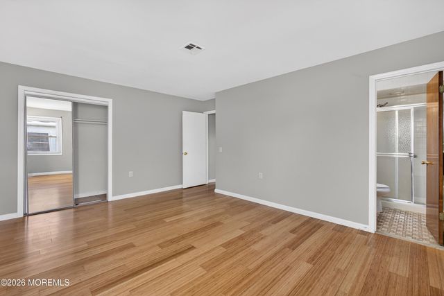 6 Olstins Court, Toms River, NJ 08757