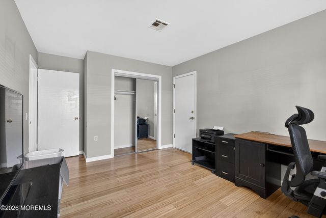 6 Olstins Court, Toms River, NJ 08757