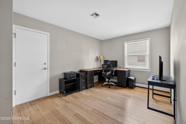 6 Olstins Court, Toms River, NJ 08757
