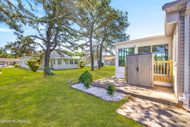 6 Olstins Court, Toms River, NJ 08757