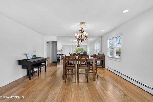 6 Olstins Court, Toms River, NJ 08757