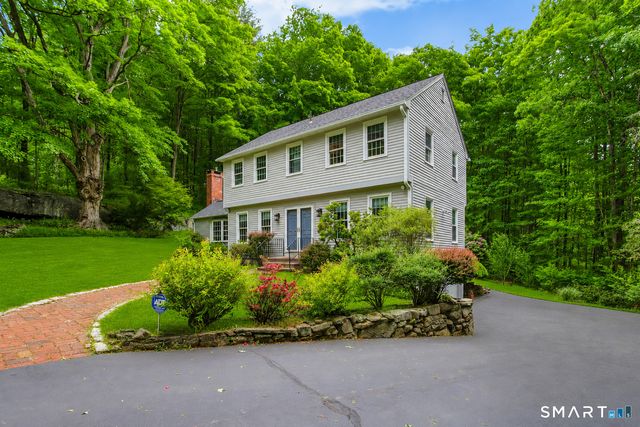 29 Hungry Hill Circle, Guilford, CT 06437