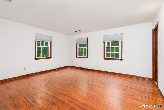 29 Hungry Hill Circle, Guilford, CT 06437