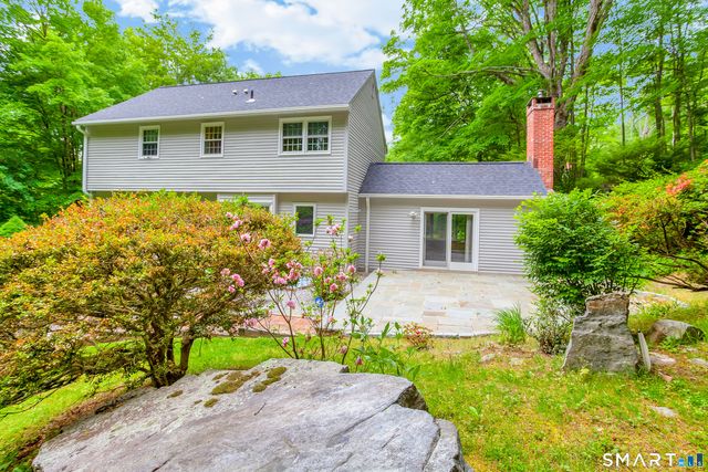 29 Hungry Hill Circle, Guilford, CT 06437