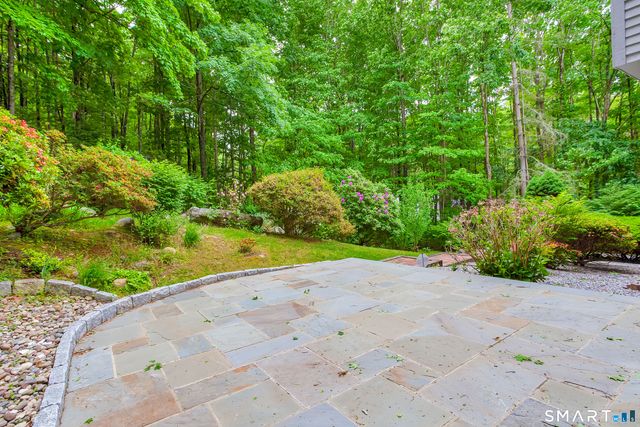 29 Hungry Hill Circle, Guilford, CT 06437