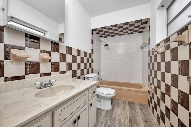 2506 SW 9th St 1, Miami, FL 33135