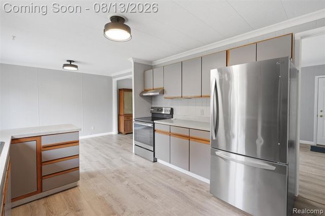 1217 E Commerce Street, Milford, MI 48381