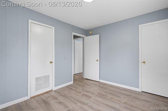 1217 E Commerce Street, Milford, MI 48381