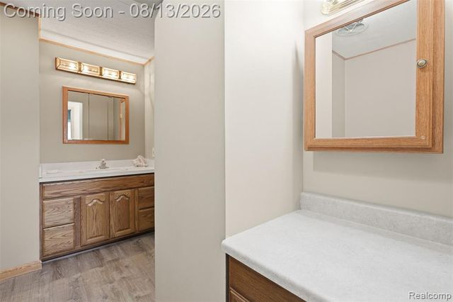 1217 E Commerce Street, Milford, MI 48381