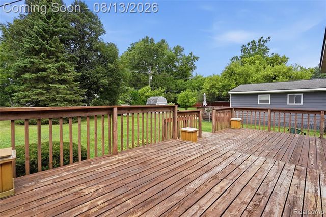 1217 E Commerce Street, Milford, MI 48381