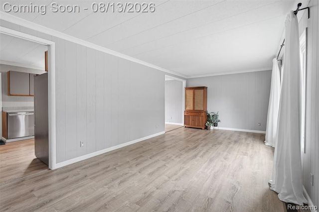 1217 E Commerce Street, Milford, MI 48381