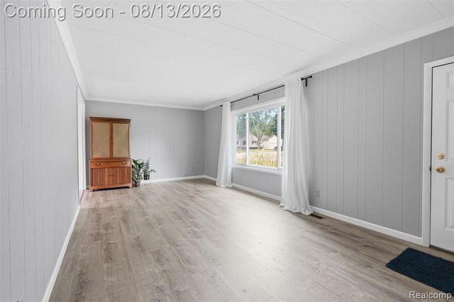 1217 E Commerce Street, Milford, MI 48381