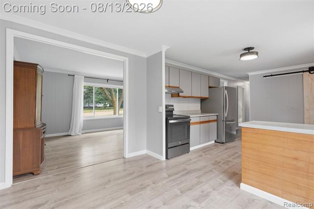 1217 E Commerce Street, Milford, MI 48381