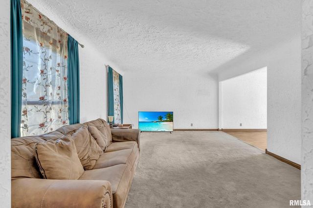 107 HILLTOP Street, Colona, IL 61241