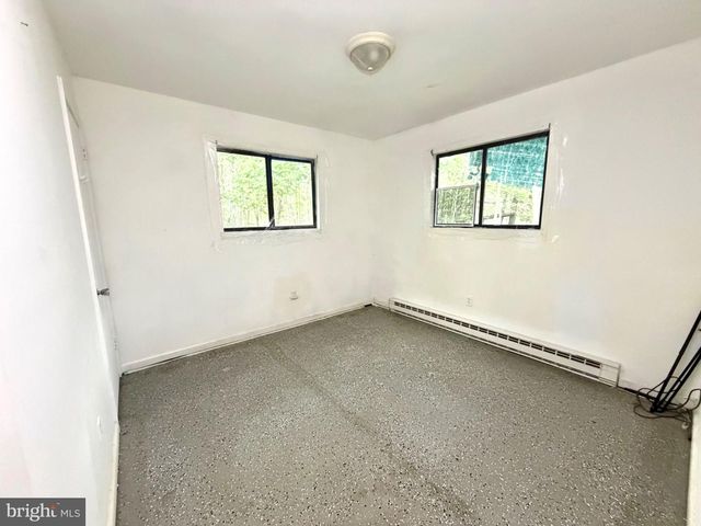 1841 SHADYSIDE DR, Tobyhanna, PA 18466