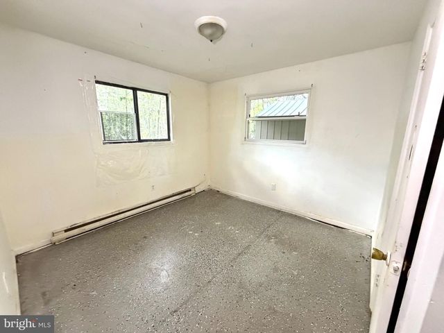1841 SHADYSIDE DR, Tobyhanna, PA 18466