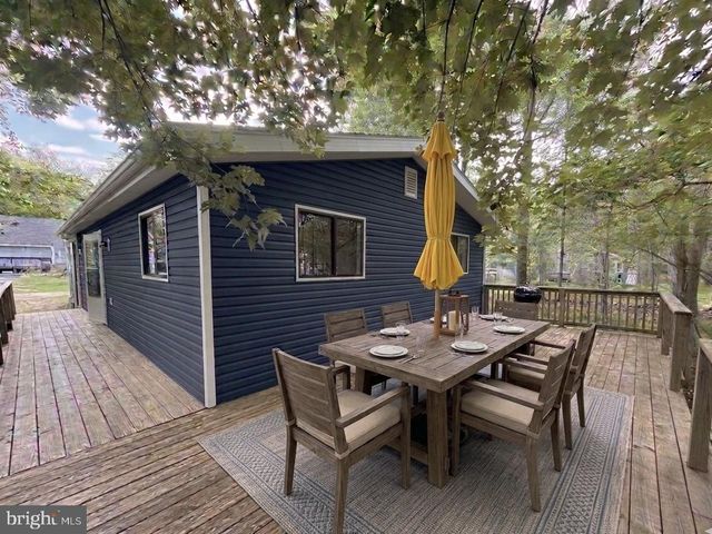 1841 SHADYSIDE DR, Tobyhanna, PA 18466