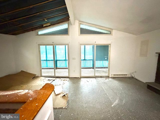 1841 SHADYSIDE DR, Tobyhanna, PA 18466
