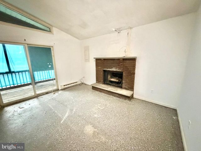 1841 SHADYSIDE DR, Tobyhanna, PA 18466