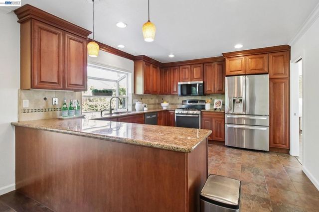 36746 Peach Ct., Newark, CA 94560