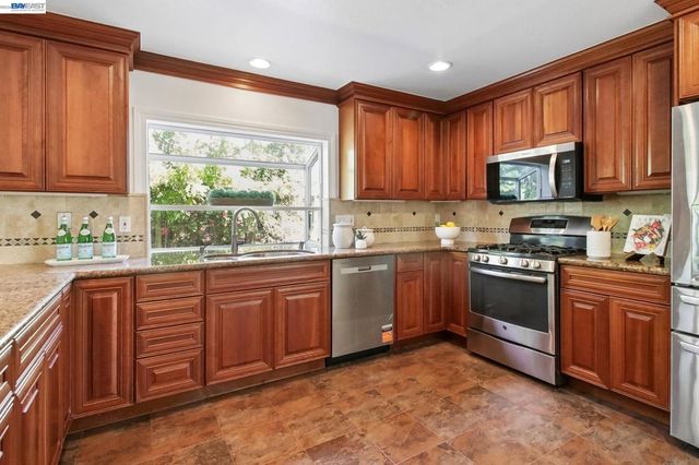 36746 Peach Ct., Newark, CA 94560