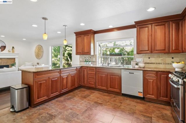 36746 Peach Ct., Newark, CA 94560