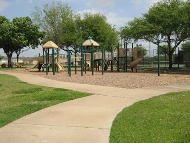 3831 Carters Lake Drive, Richmond, TX 77406