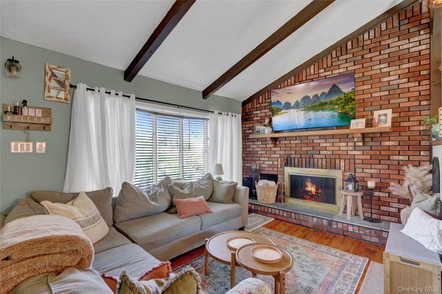 25 Zenith Road, Rocky Point, NY 11778