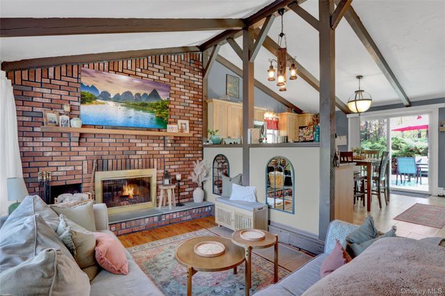 25 Zenith Road, Rocky Point, NY 11778