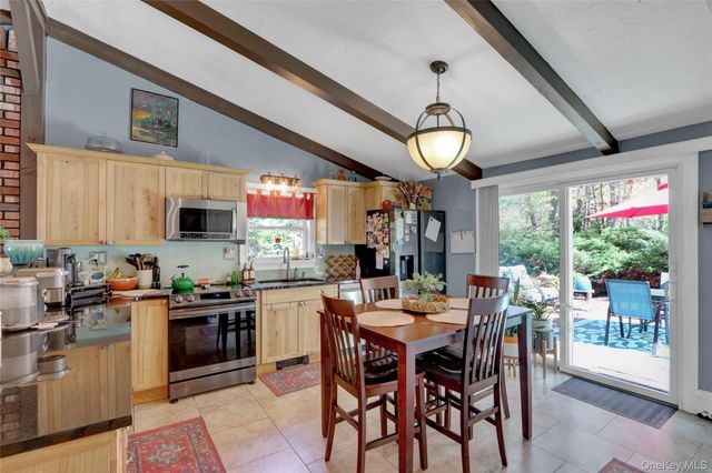 25 Zenith Road, Rocky Point, NY 11778