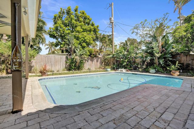 1240 SW 4th Avenue, Pompano Beach, FL 33060