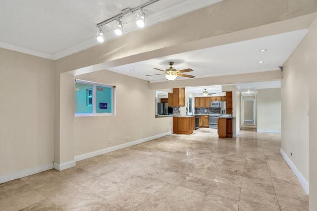 1240 SW 4th Avenue, Pompano Beach, FL 33060
