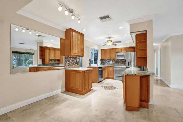 1240 SW 4th Avenue, Pompano Beach, FL 33060