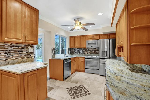 1240 SW 4th Avenue, Pompano Beach, FL 33060