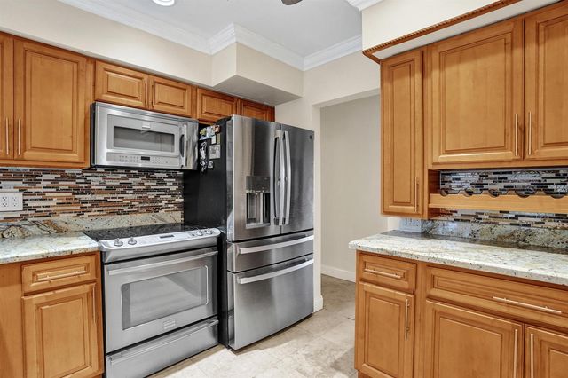 1240 SW 4th Avenue, Pompano Beach, FL 33060