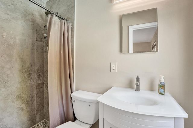 1240 SW 4th Avenue, Pompano Beach, FL 33060