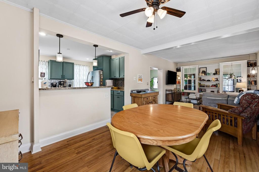 Image 11 of property listing at 5503 FAIR OAKS AVE, Baltimore, MD 21214