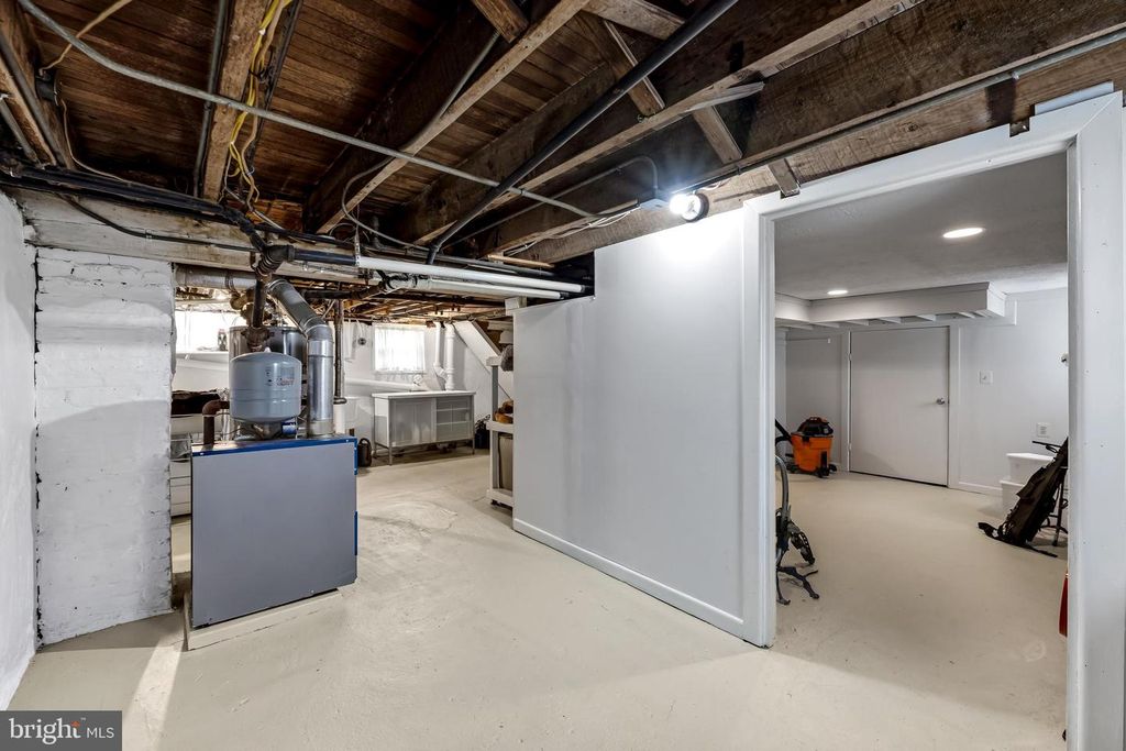 Image 43 of property listing at 5503 FAIR OAKS AVE, Baltimore, MD 21214