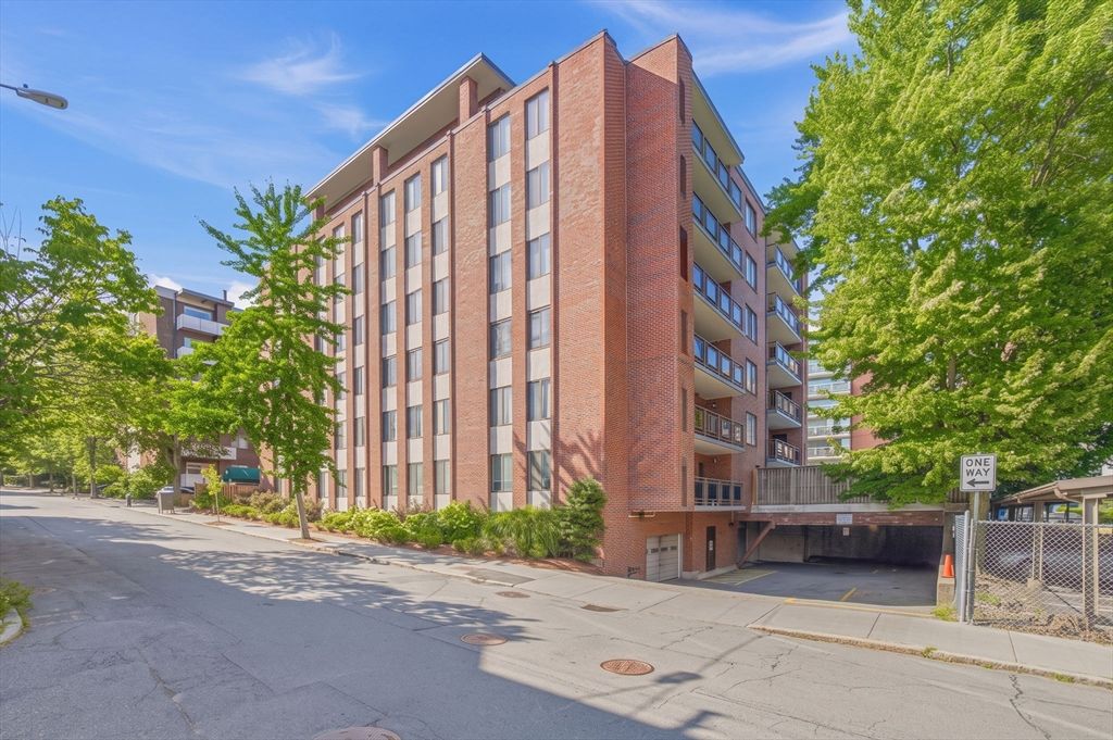 30 Stearns Road 505, Brookline, MA 02446
