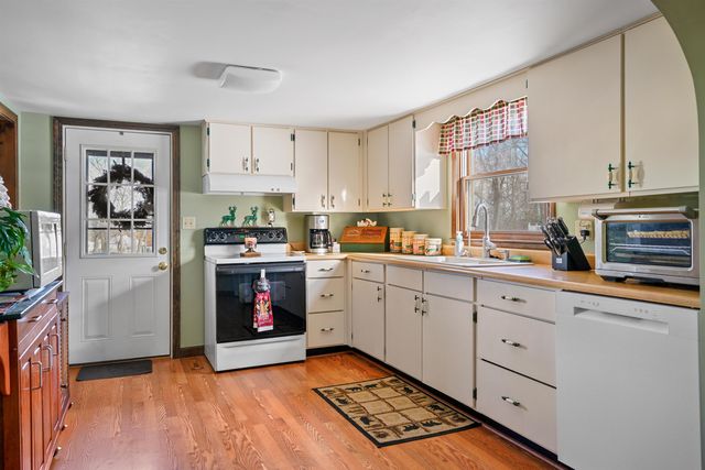 31 Libbey Street, Goffstown, NH 03102