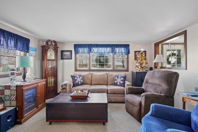 31 Libbey Street, Goffstown, NH 03102