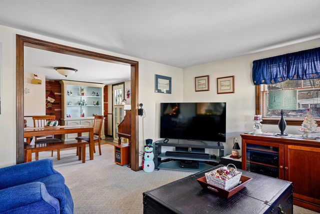 31 Libbey Street, Goffstown, NH 03102