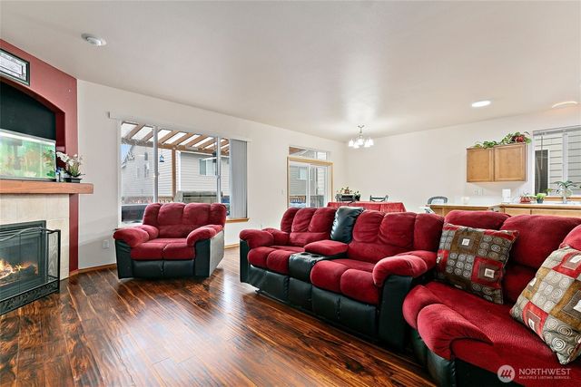 17424 93rd Avenue Ct E, Puyallup, WA 98375