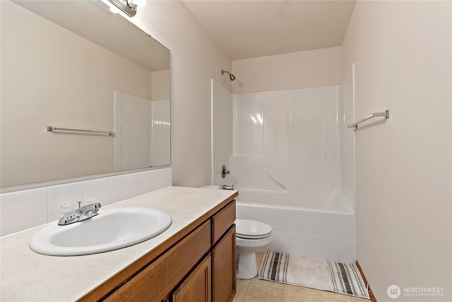 17424 93rd Avenue Ct E, Puyallup, WA 98375