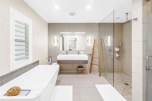 624 SNUG ISLAND, Clearwater, FL 33767