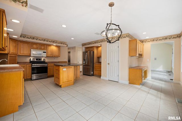 3909 W TALUS Court, Peoria, IL 61615