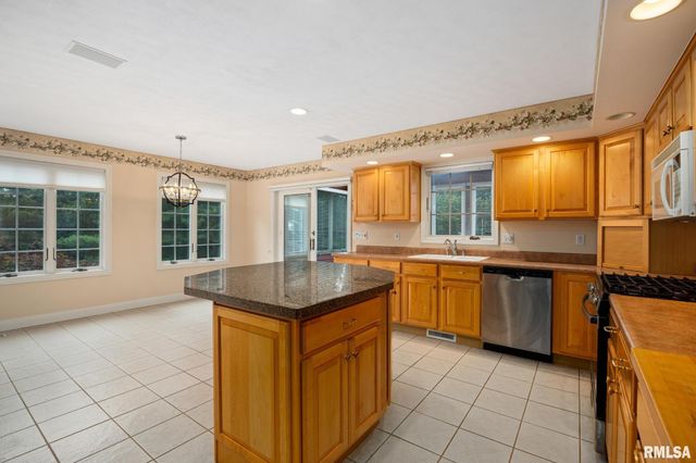 3909 W TALUS Court, Peoria, IL 61615