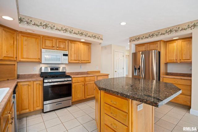 3909 W TALUS Court, Peoria, IL 61615