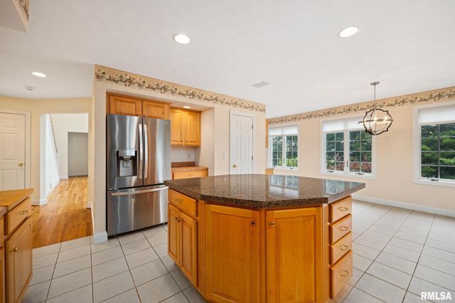 3909 W TALUS Court, Peoria, IL 61615